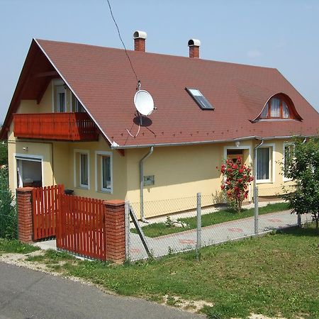 Dorina Apartman ザラカロシュ エクステリア 写真