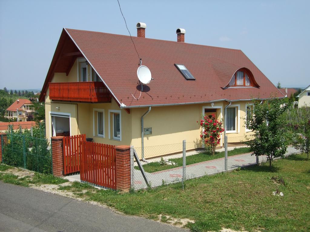 Dorina Apartman ザラカロシュ エクステリア 写真